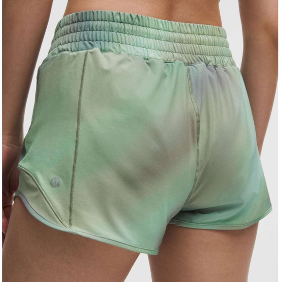 Lululemon Hotty Hot High-Rise Lined Short 2.5" Chroma Drift Green Multi / Palm C - Picture 2 of 10